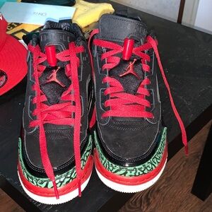 Jordan Spizike Low
Men's  Air Jordan Sneakers
